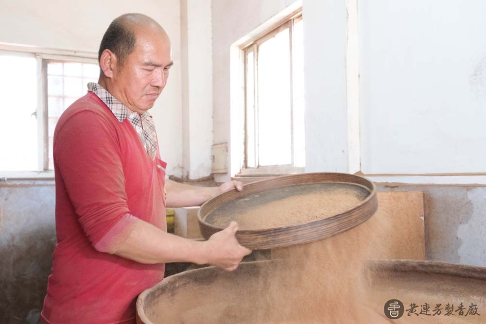 供佛靜坐冥想用盤香-微盤香製作過程