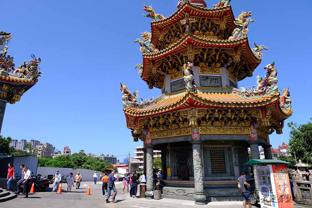 竹林山觀音寺求籤擲筊非常靈驗