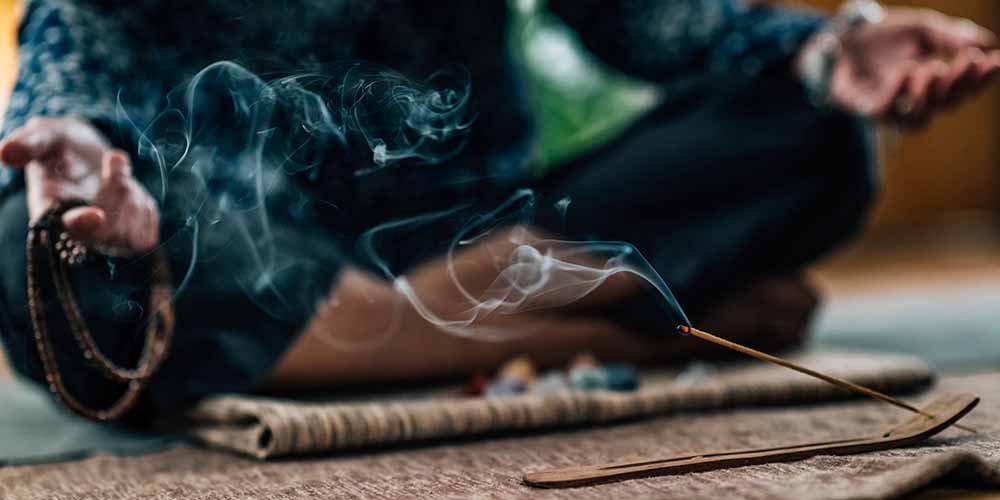 家裡怎麼點檀香才對?